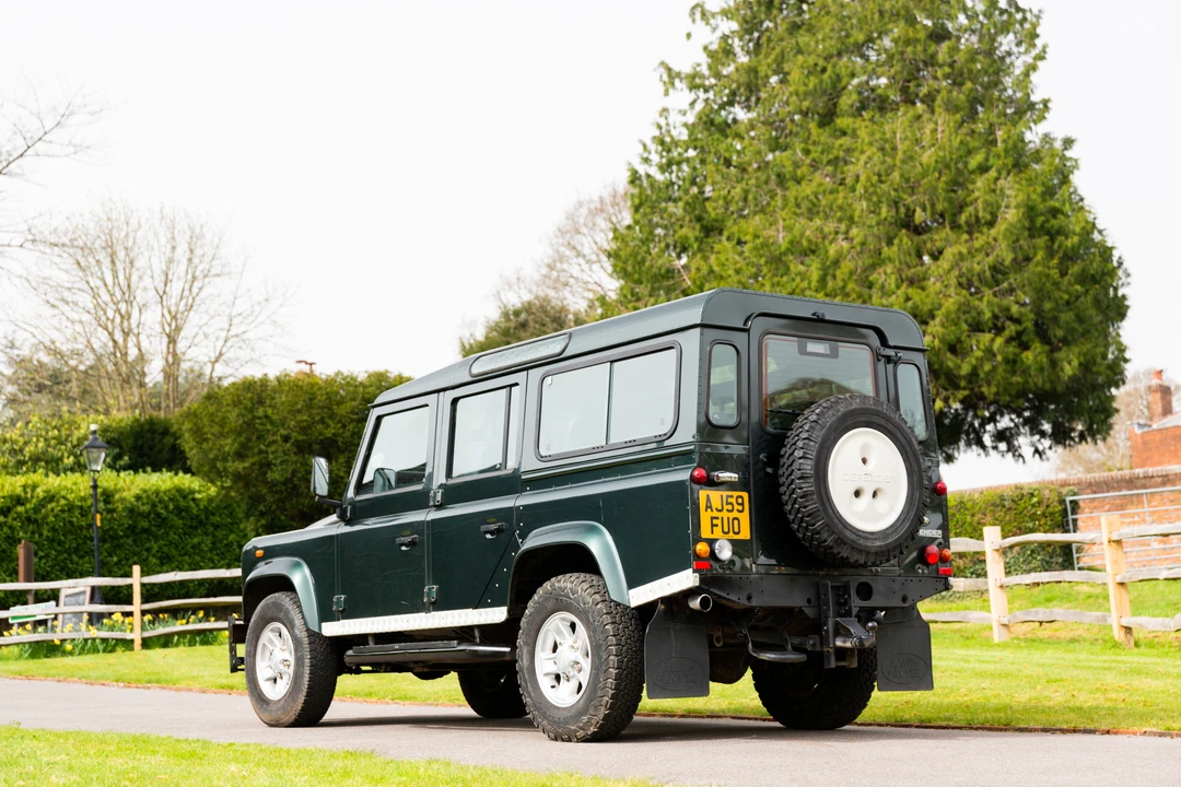 2009 Land Rover Defender 110 - Image 8 of 31