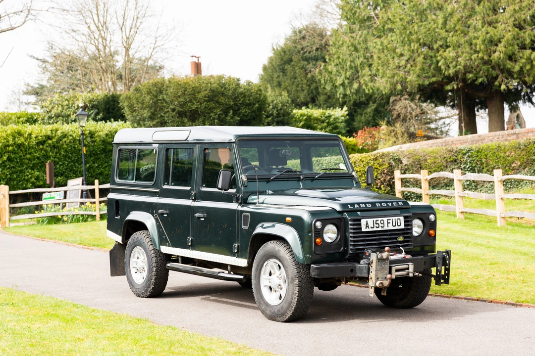 2009 Land Rover Defender 110 - Image 9 of 31