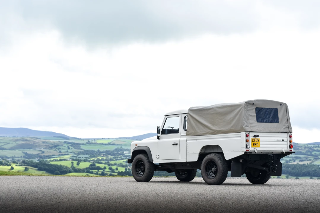 2009 Land Rover Defender 110 - Image 29 of 31