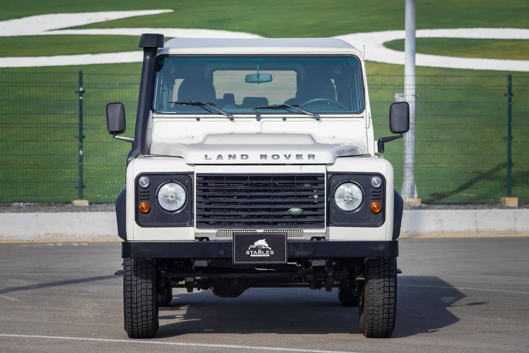 2009 Land Rover Defender 110 - Image 3 of 31