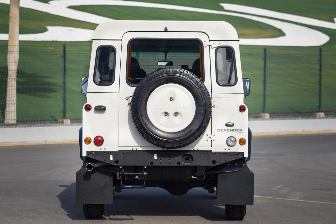 2009 Land Rover Defender 110 - Image 4 of 31