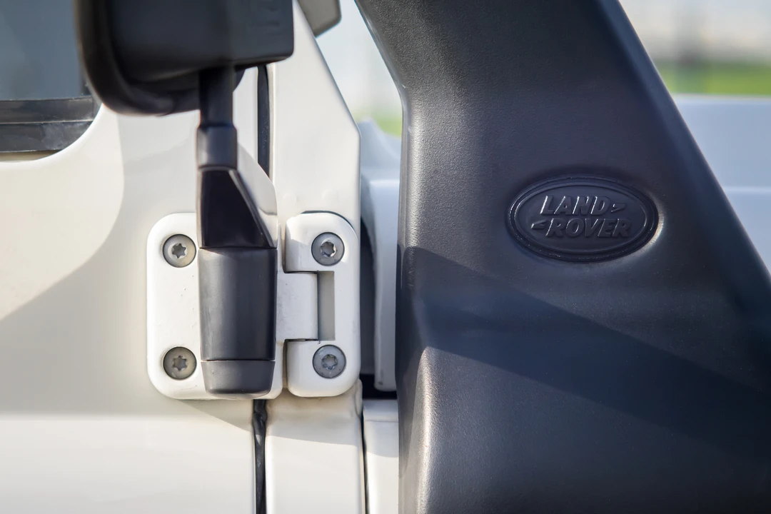 2009 Land Rover Defender 110 - Image 20 of 31