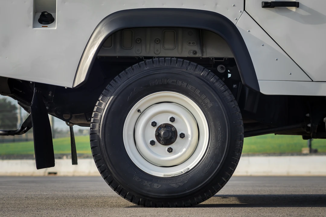 2009 Land Rover Defender 110 - Image 25 of 31