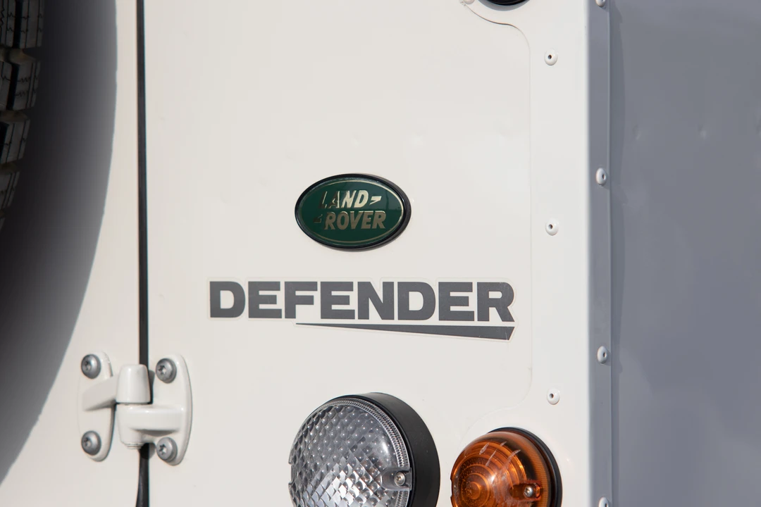 2009 Land Rover Defender 110 - Image 26 of 31
