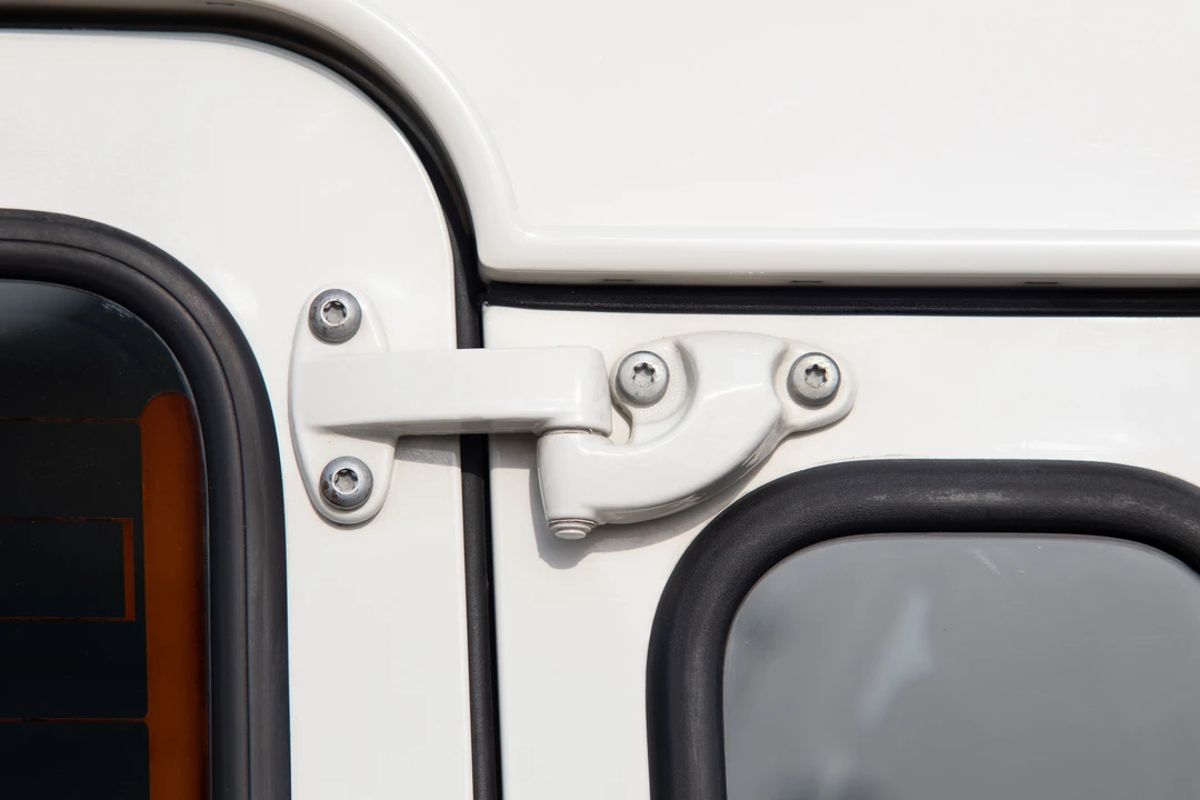 2009 Land Rover Defender 110 - Image 27 of 31