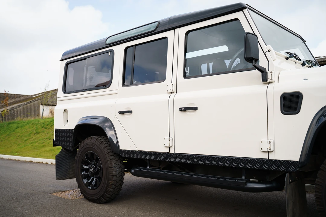 2009 Land Rover Defender 110 - Image 21 of 31