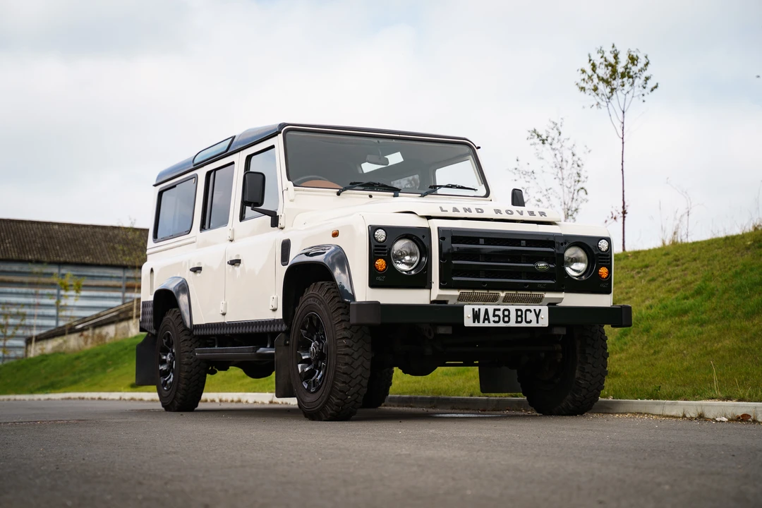 2009 Land Rover Defender 110 - Image 23 of 31
