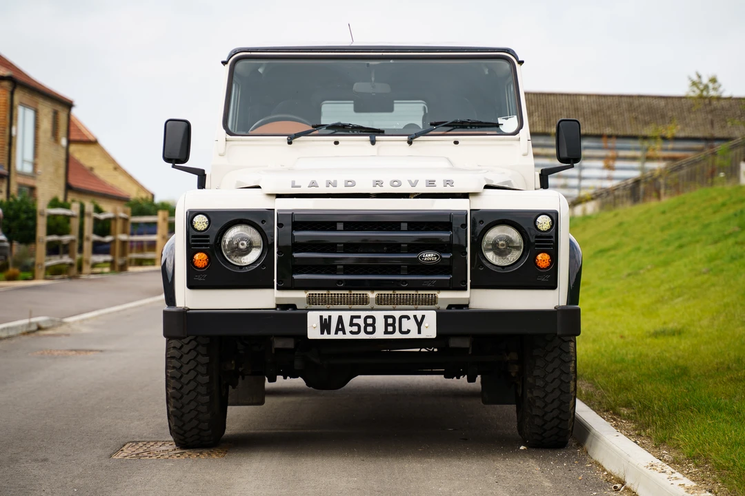 2009 Land Rover Defender 110 - Image 4 of 31