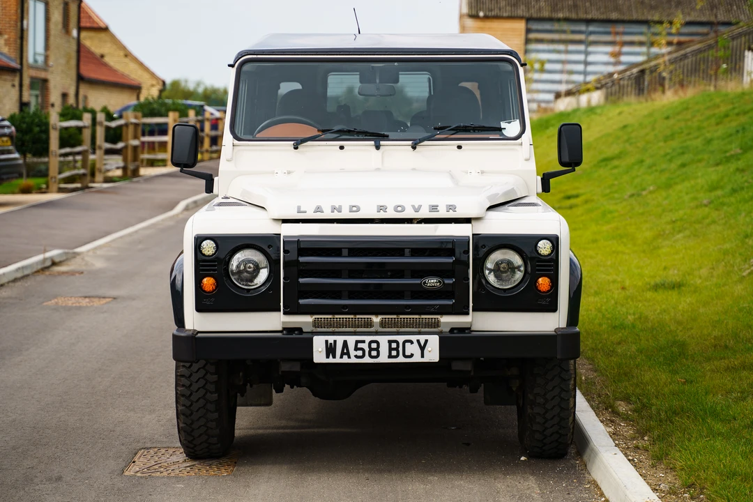 2009 Land Rover Defender 110 - Image 24 of 31