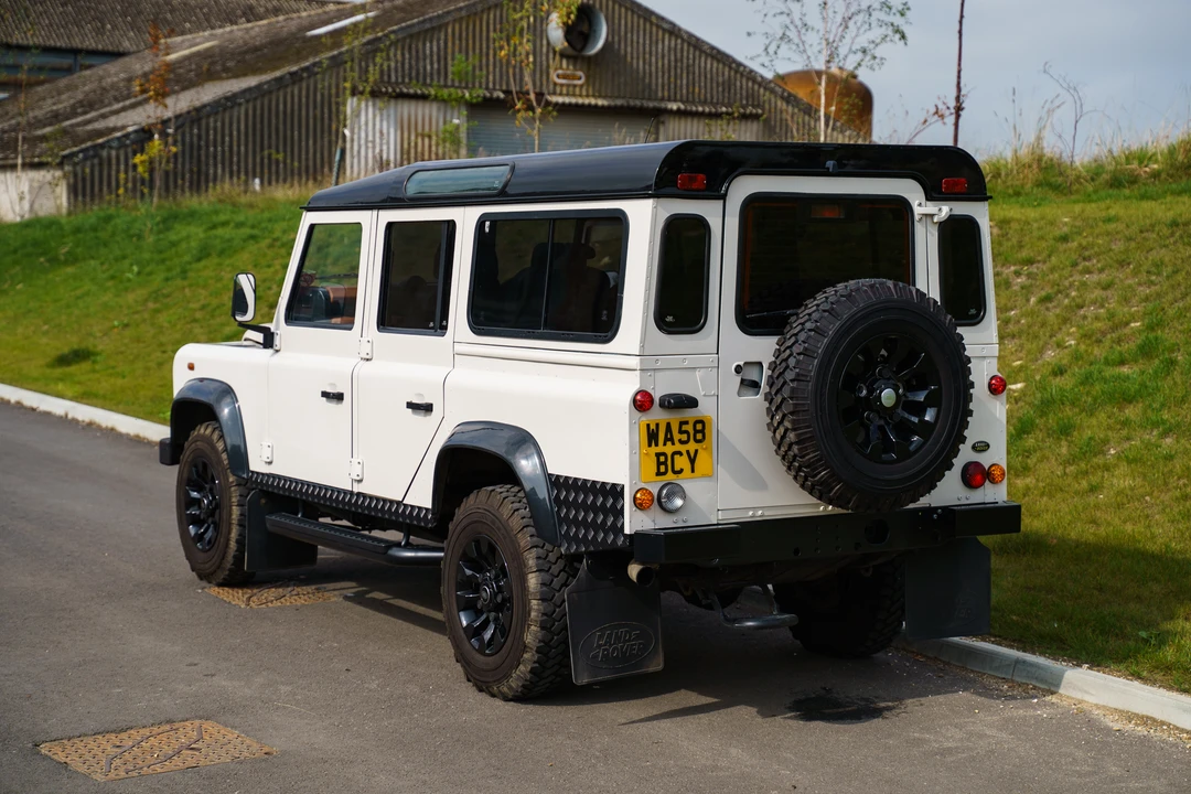 2009 Land Rover Defender 110 - Image 25 of 31