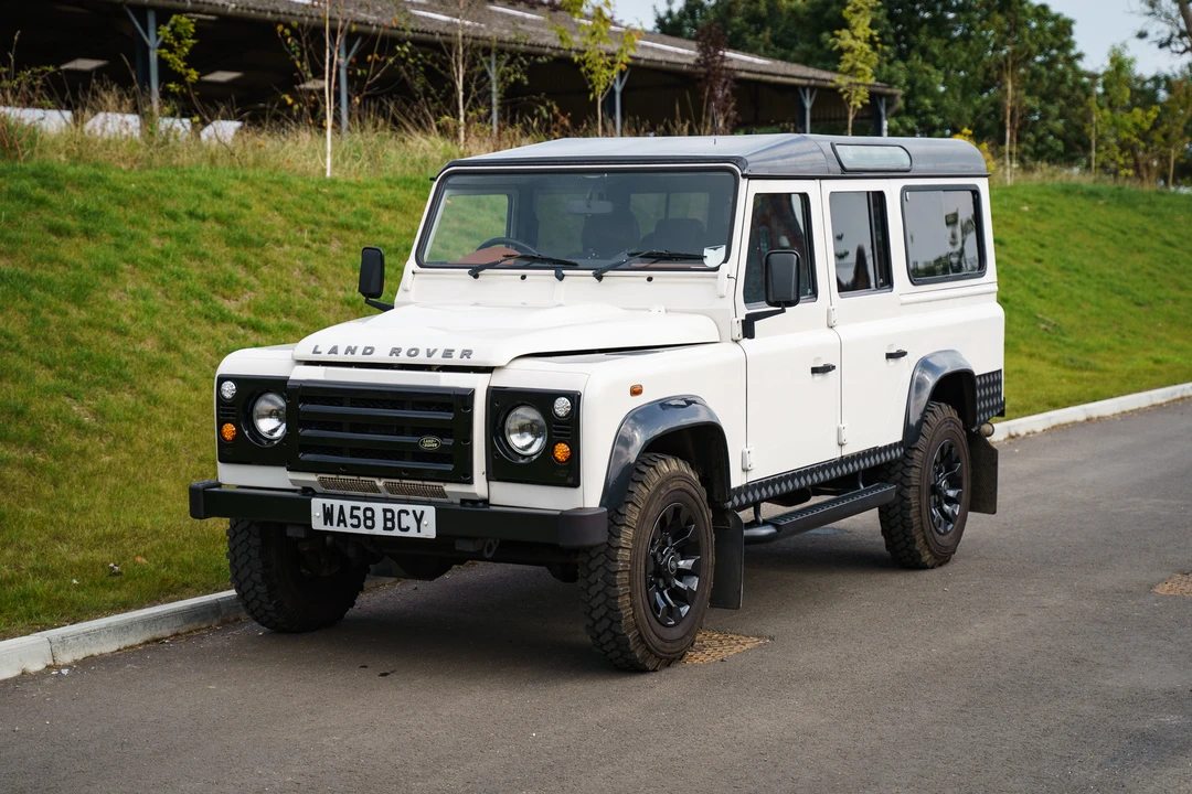 2009 Land Rover Defender 110 - Image 27 of 31