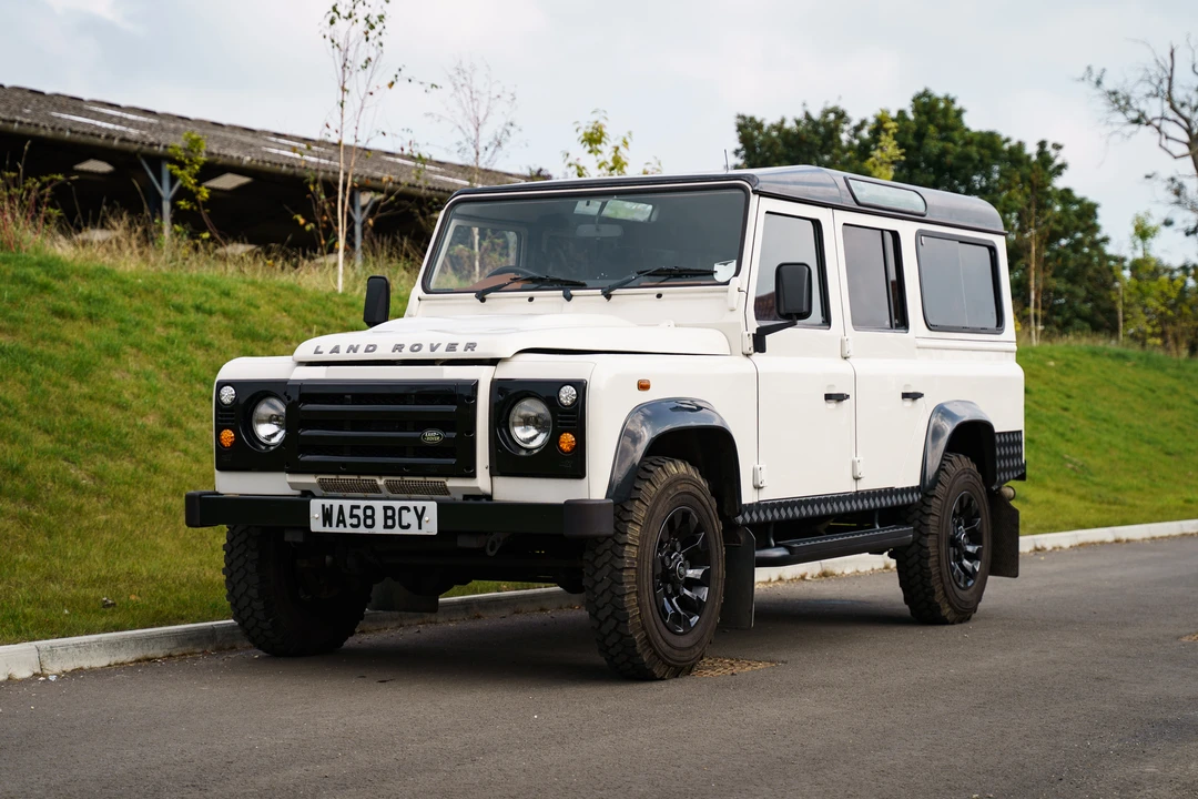2009 Land Rover Defender 110 - Image 28 of 31