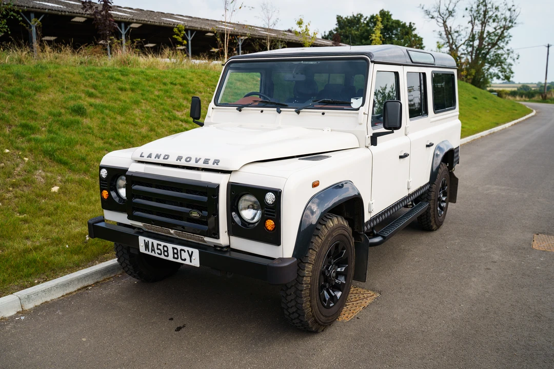 2009 Land Rover Defender 110 - Image 29 of 31