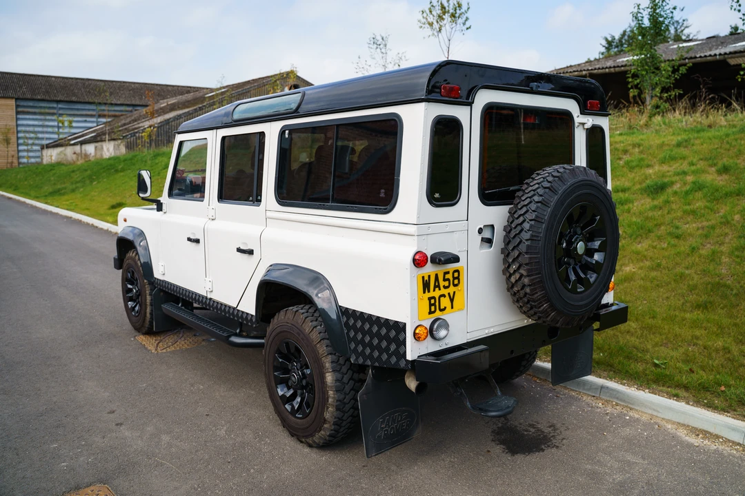 2009 Land Rover Defender 110 - Image 30 of 31
