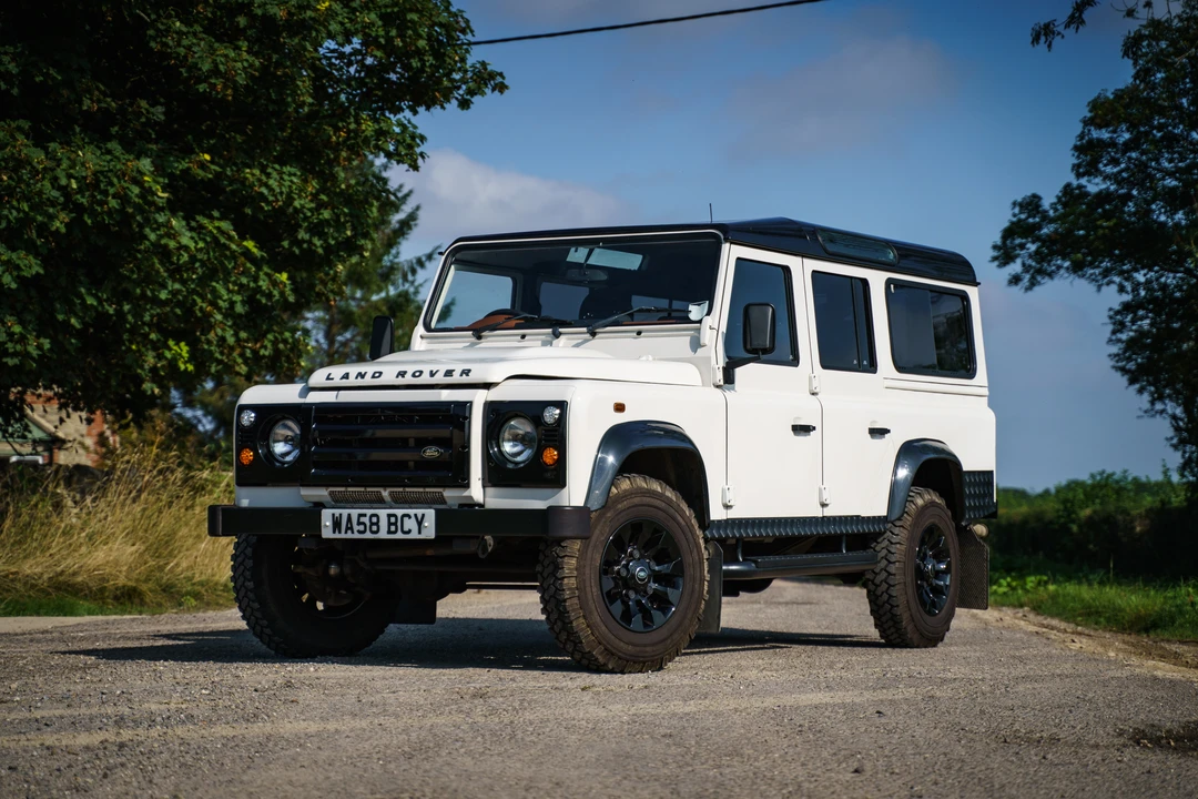 2009 Land Rover Defender 110 - Image 3 of 31