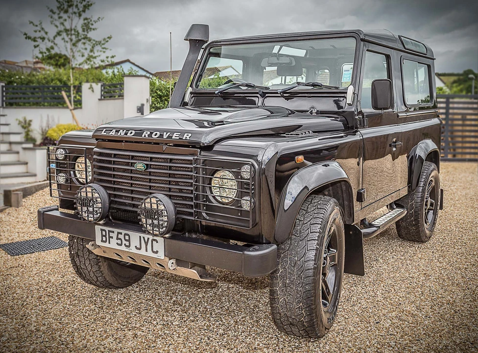 2009 Land Rover Defender 90 - Image 3 of 31