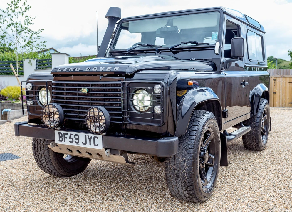 2009 Land Rover Defender 90 - Image 2 of 31