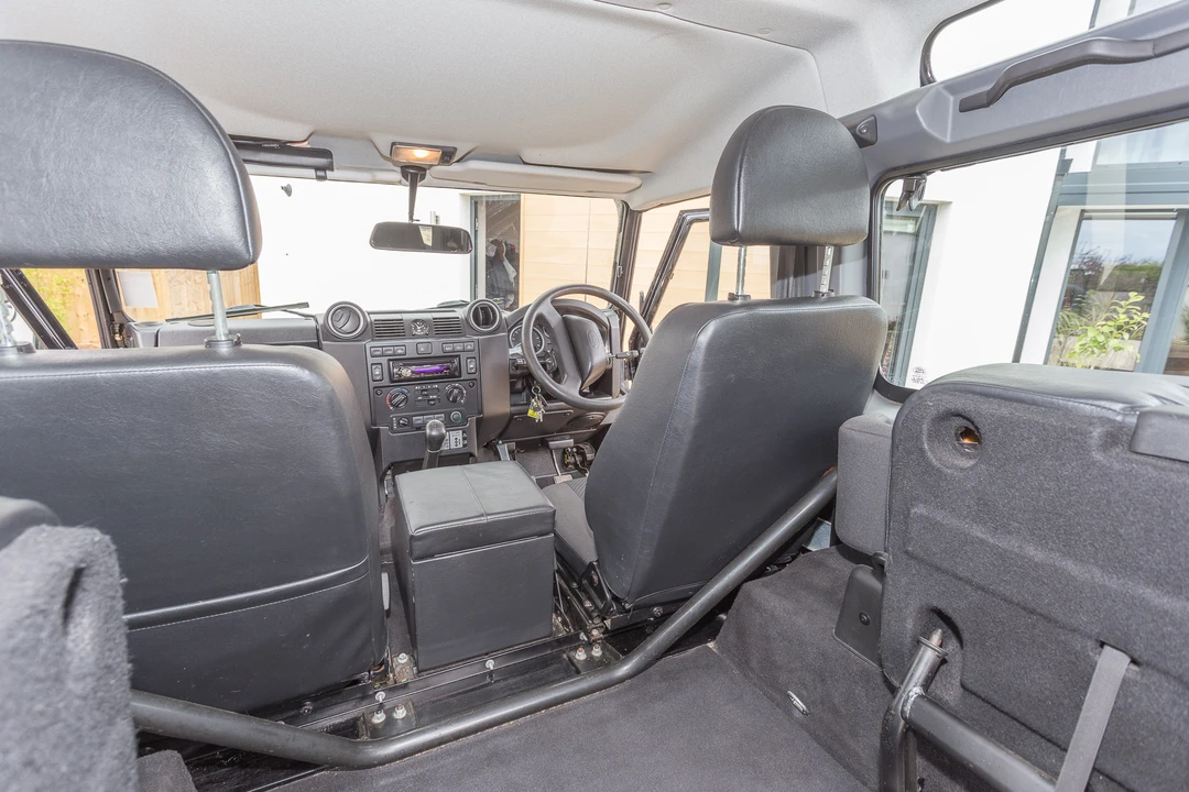 2009 Land Rover Defender 90 - Image 27 of 31
