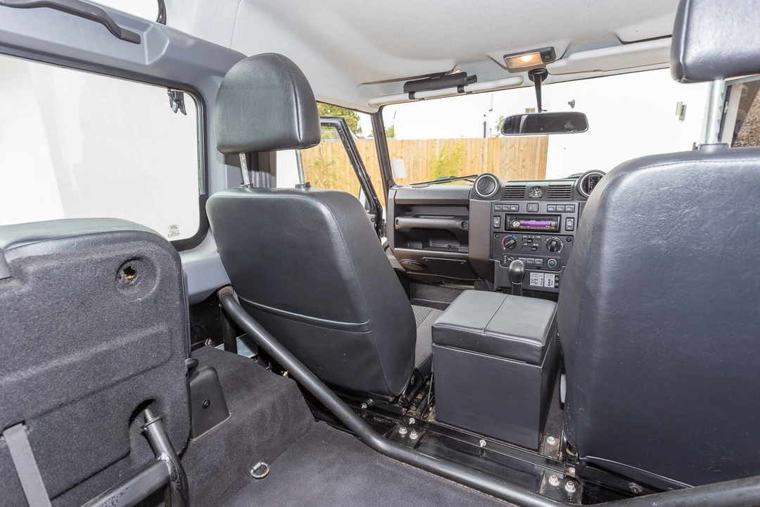 2009 Land Rover Defender 90 - Image 28 of 31