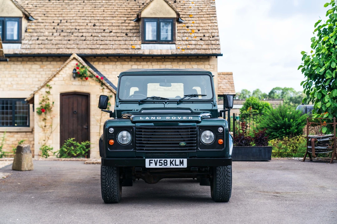 2009 Land Rover Defender 90 - Image 3 of 31