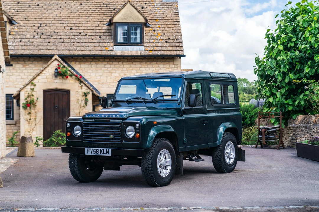 2009 Land Rover Defender 90 - Image 10 of 31