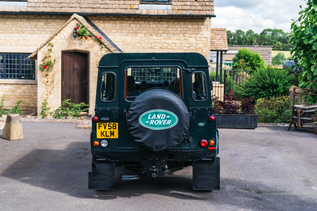 2009 Land Rover Defender 90 - Image 15 of 31