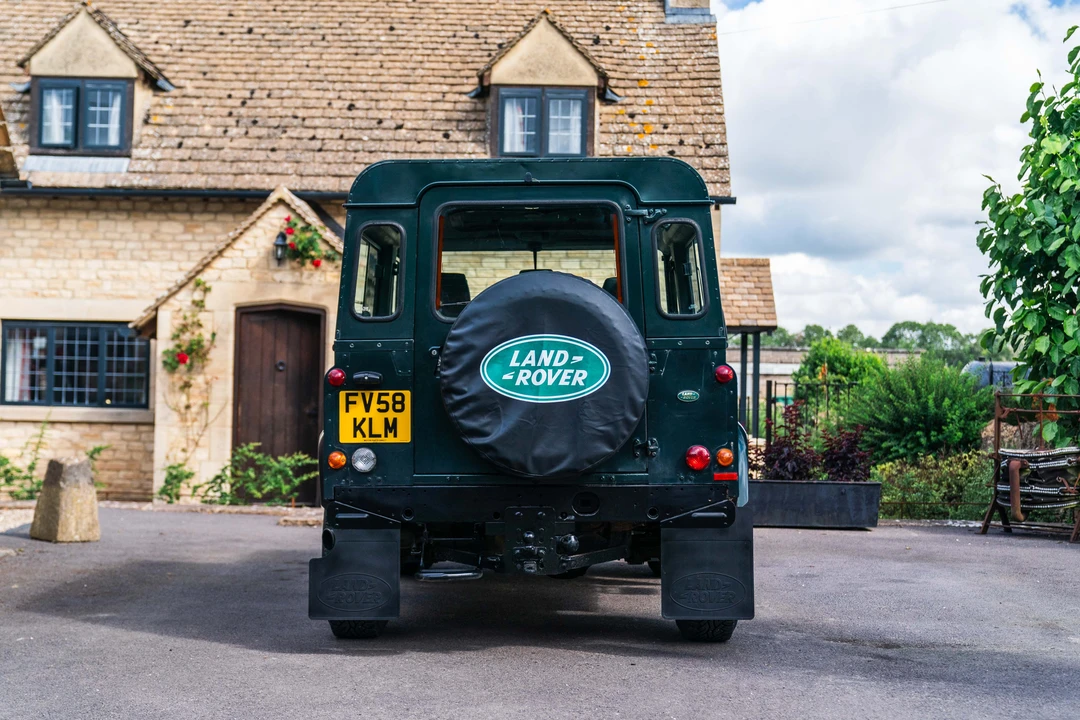 2009 Land Rover Defender 90 - Image 7 of 31