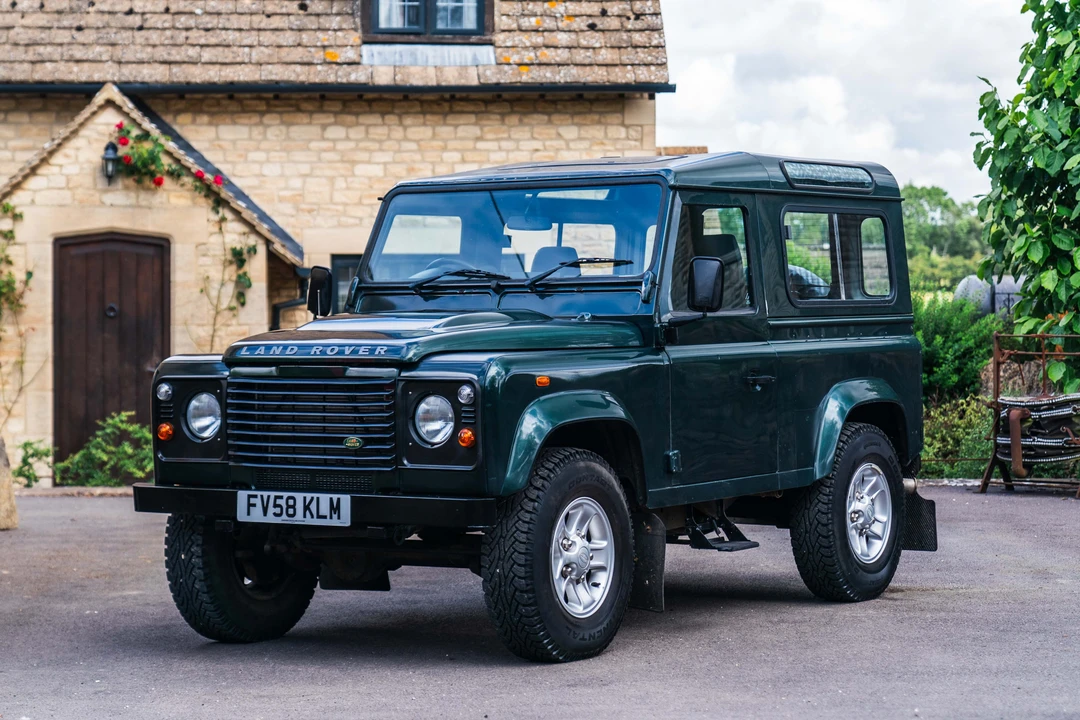 2009 Land Rover Defender 90 - Image 2 of 31