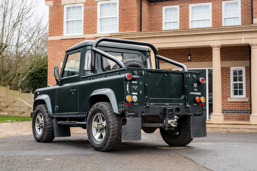 2009 Land Rover Defender 90 - Image 15 of 31