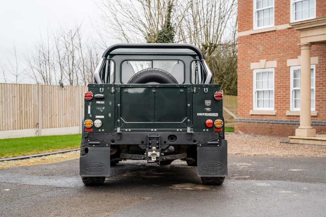 2009 Land Rover Defender 90 - Image 7 of 31