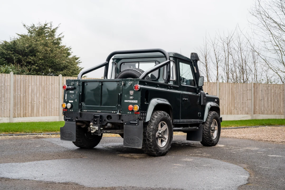 2009 Land Rover Defender 90 - Image 6 of 31