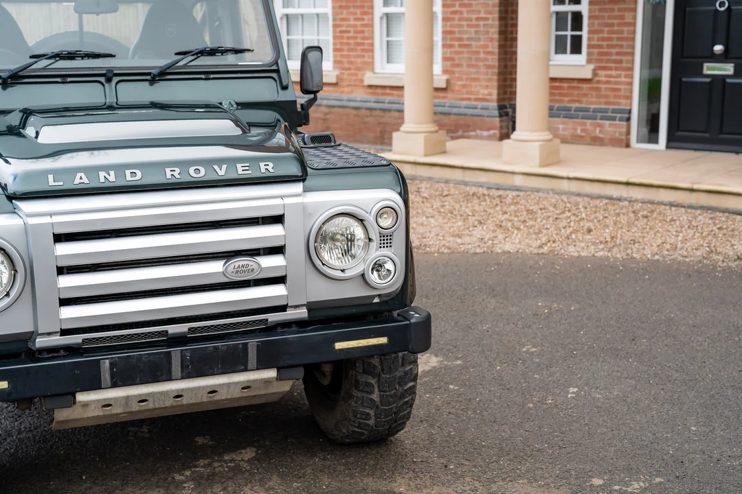 2009 Land Rover Defender 90 - Image 19 of 31