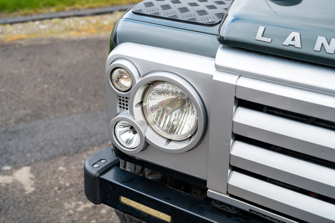 2009 Land Rover Defender 90 - Image 24 of 31