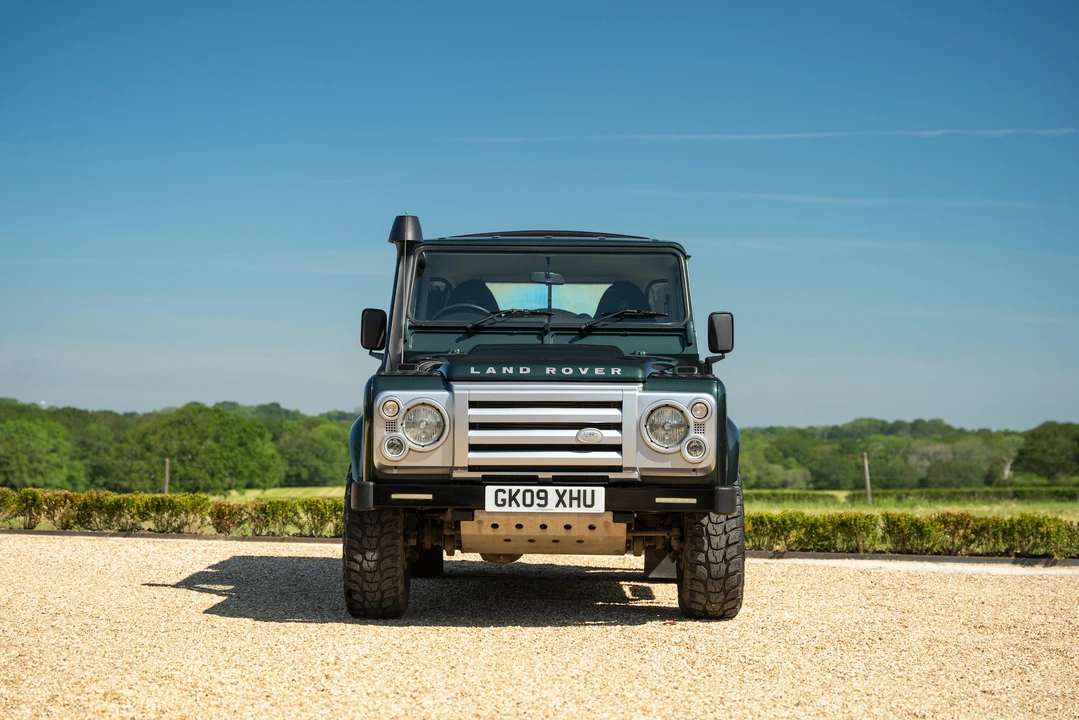 2009 Land Rover Defender 90 - Image 12 of 31