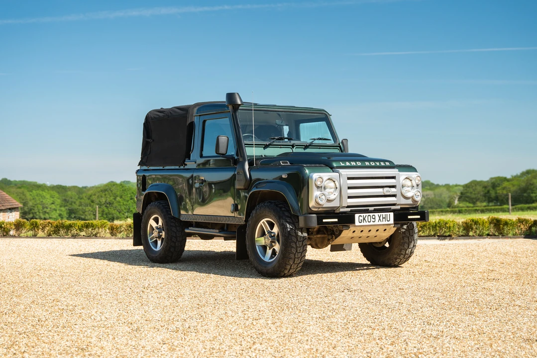 2009 Land Rover Defender 90 - Image 5 of 31