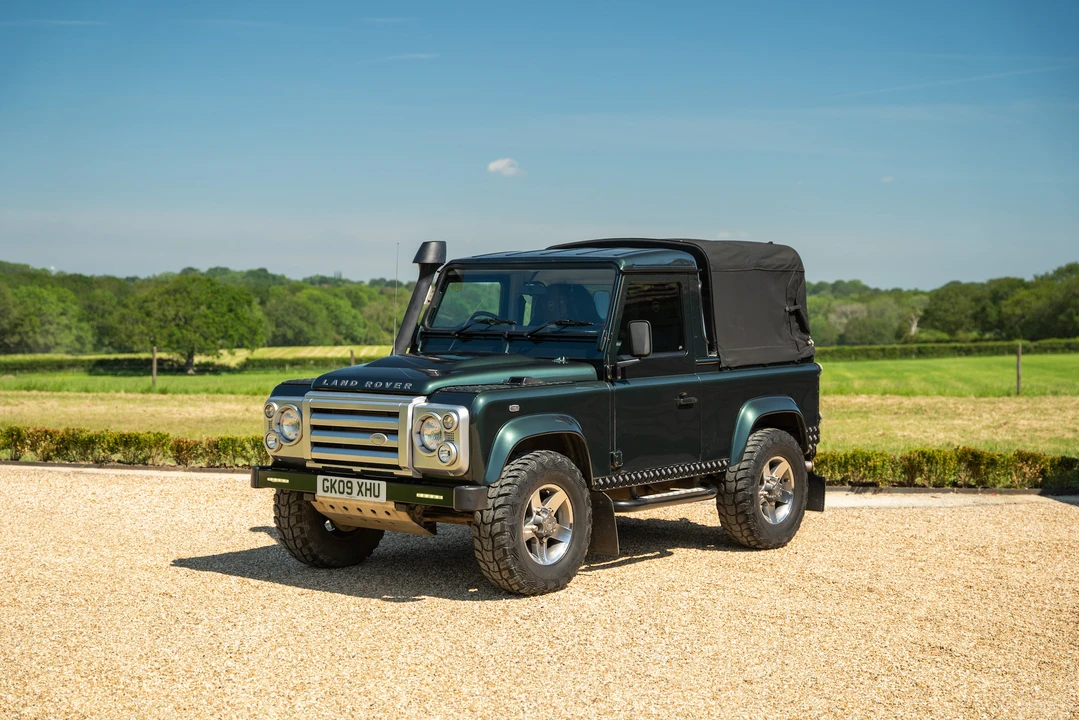 2009 Land Rover Defender 90 - Image 3 of 31