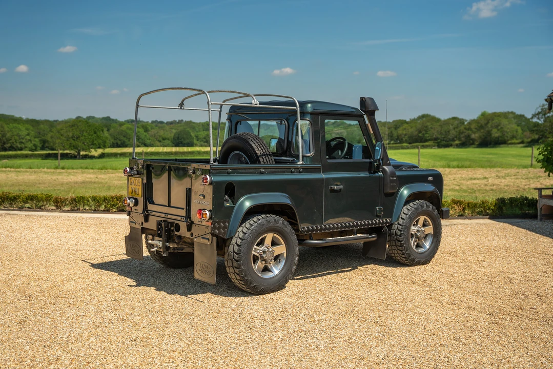 2009 Land Rover Defender 90 - Image 19 of 31