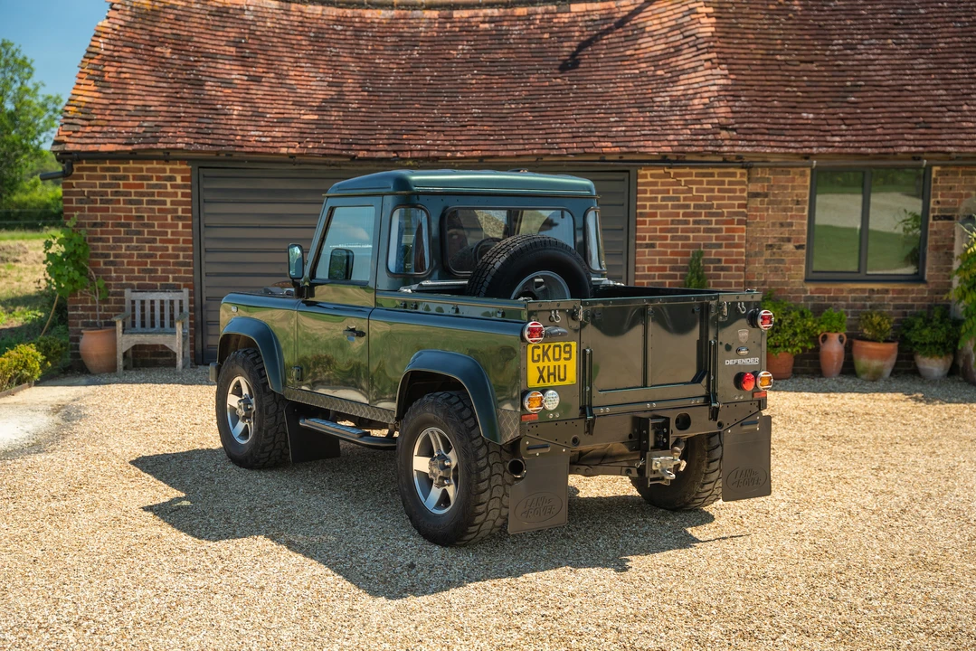 2009 Land Rover Defender 90 - Image 17 of 31