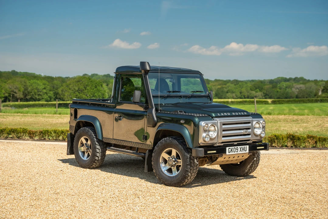 2009 Land Rover Defender 90 - Image 13 of 31