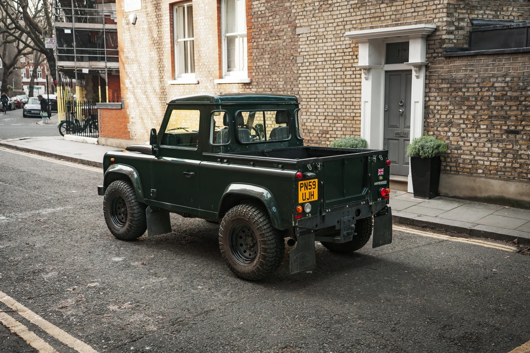 2009 Land Rover Defender 90 - Image 8 of 31