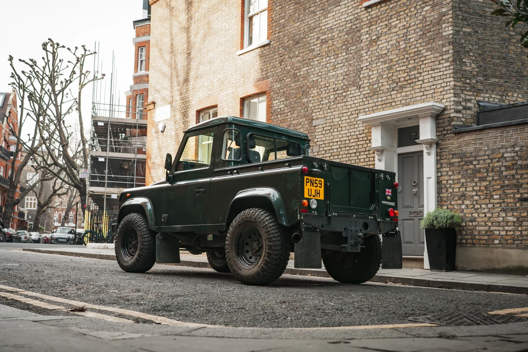 2009 Land Rover Defender 90 - Image 12 of 31