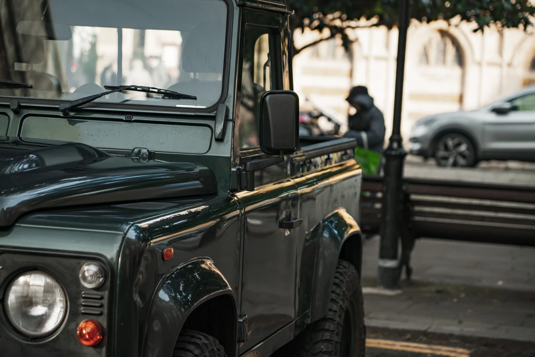2009 Land Rover Defender 90 - Image 17 of 31