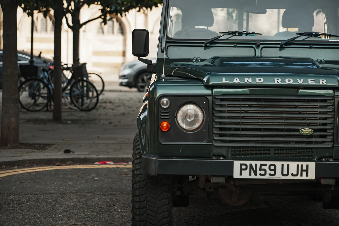 2009 Land Rover Defender 90 - Image 19 of 31