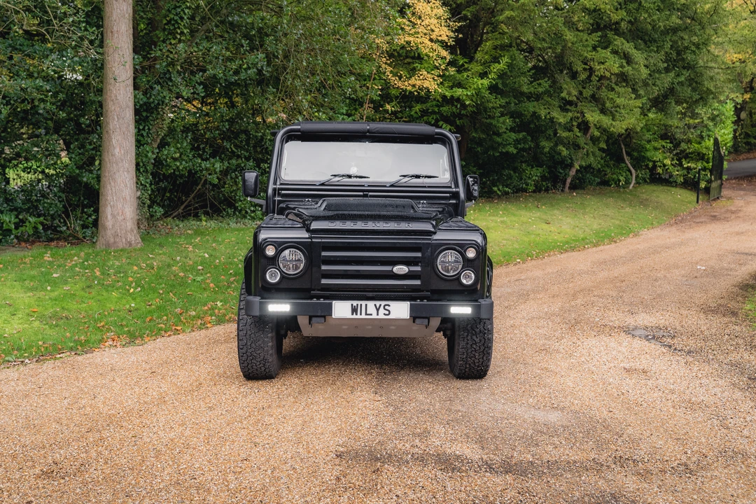 2009 Land Rover Defender 90 - Image 14 of 31