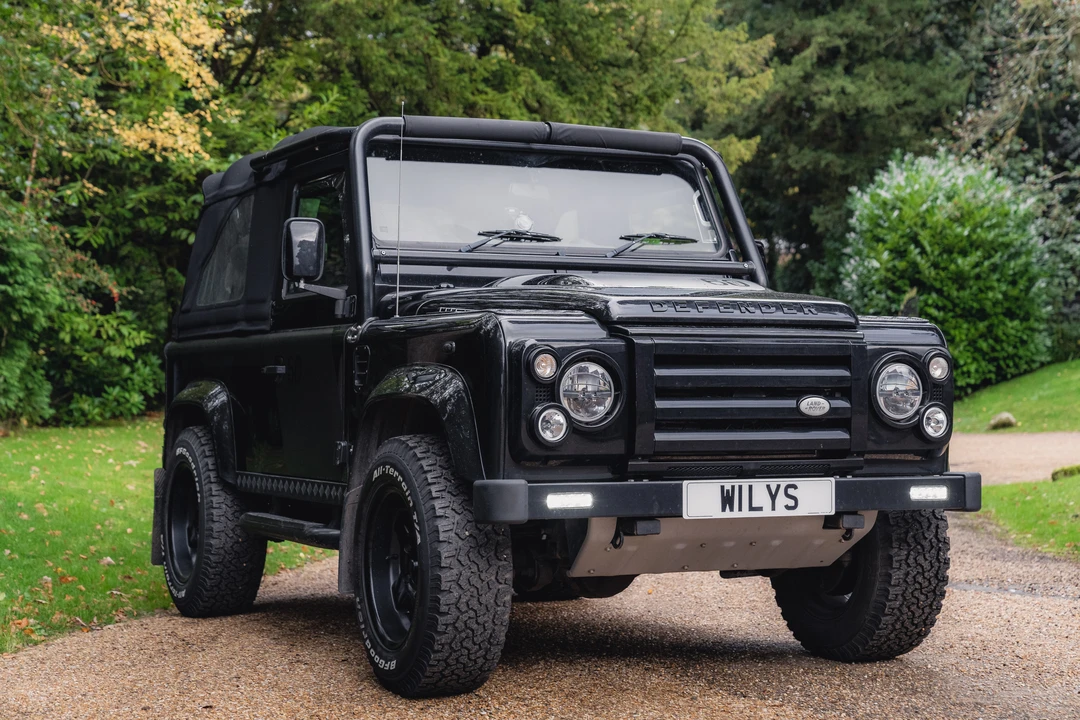 2009 Land Rover Defender 90 - Image 17 of 31