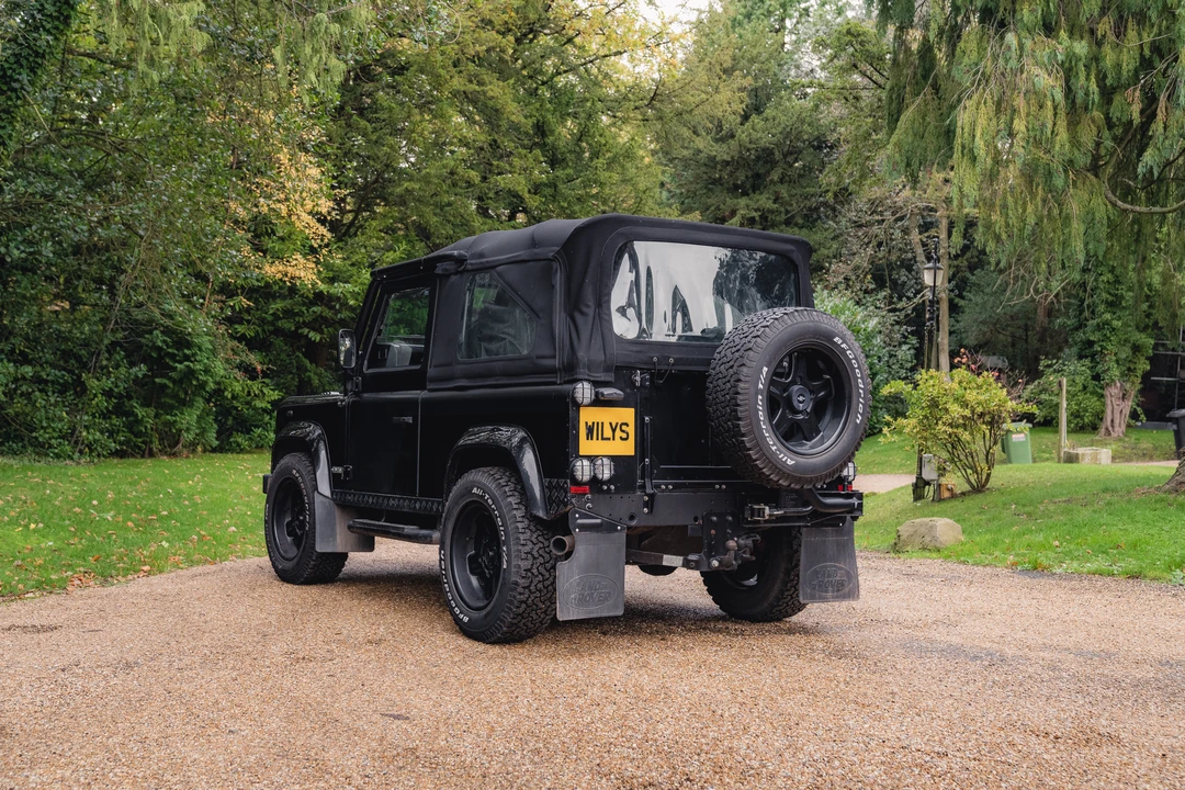 2009 Land Rover Defender 90 - Image 6 of 31