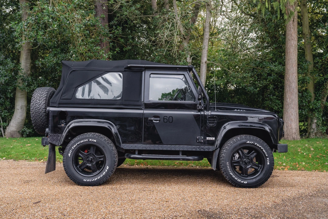 2009 Land Rover Defender 90 - Image 9 of 31