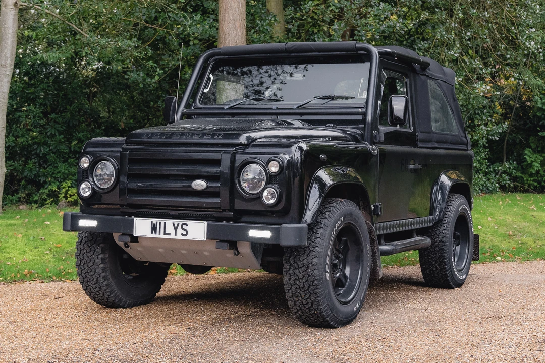 2009 Land Rover Defender 90 - Image 2 of 31