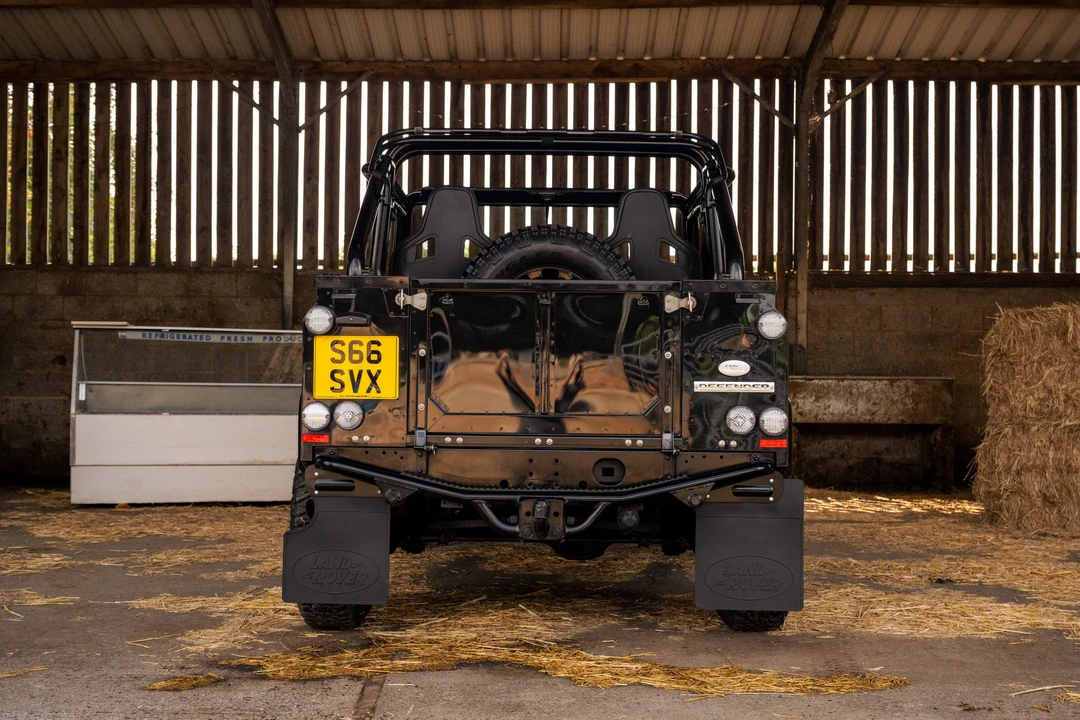 2009 Land Rover Defender 90 - Image 14 of 31