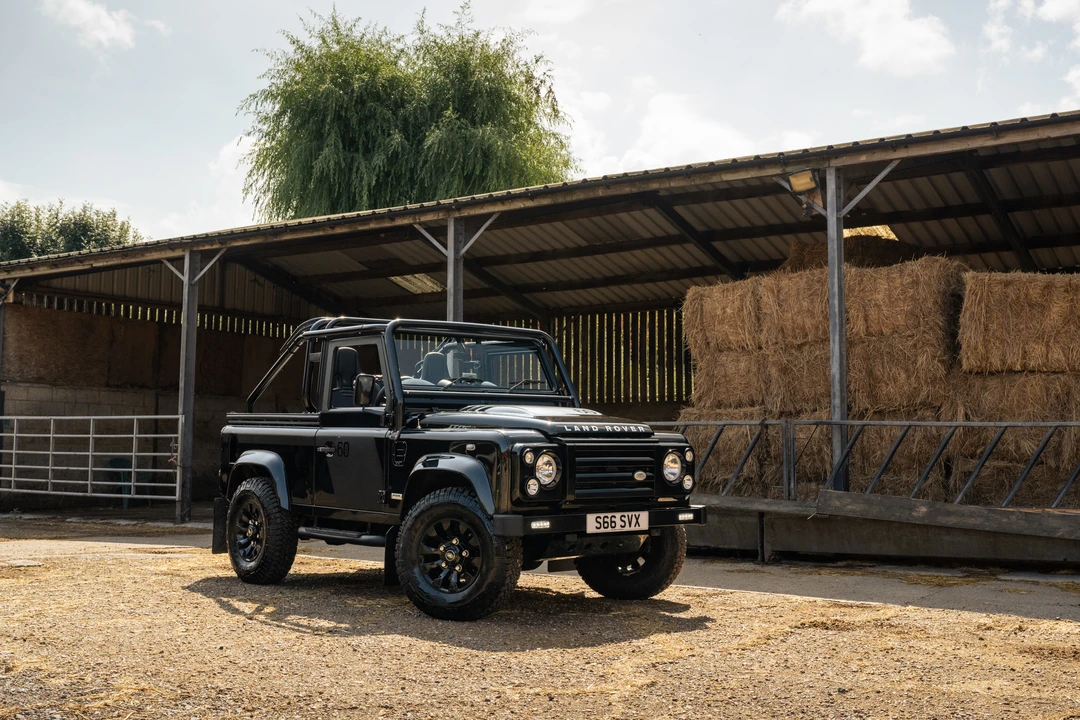 2009 Land Rover Defender 90 - Image 10 of 31